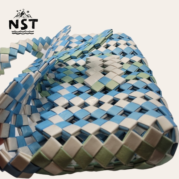 Checkered Diamond Shoulder Bag - Picture 3 of 4